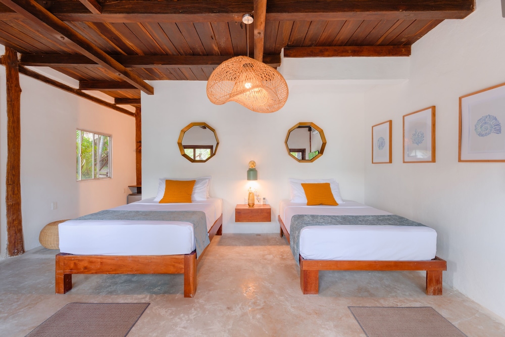 Azulea Bacalar Hotel & Spa Lagoon Front