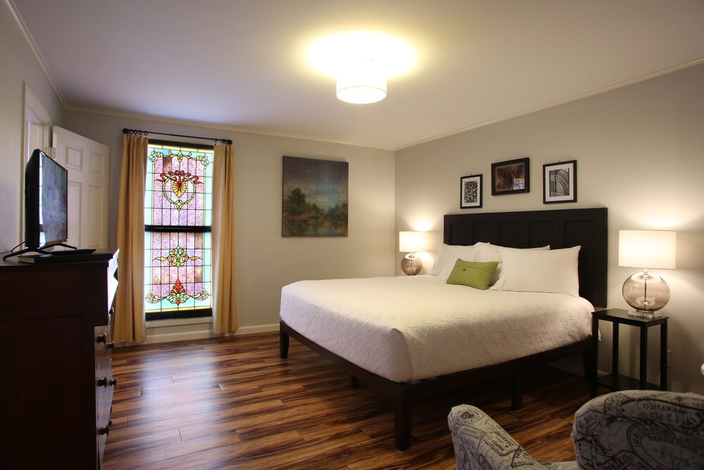Tower House Inn - photo 2