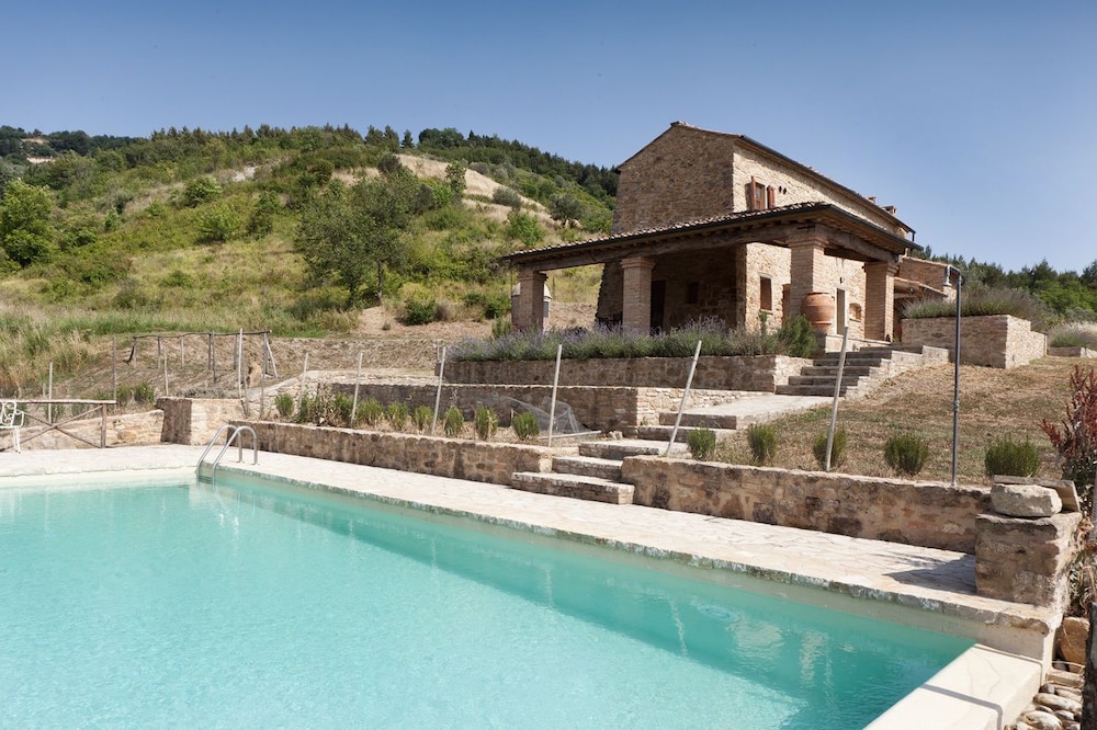Tuscany Forever Famiglia Apartments — 4-Star Luxury Hotel in Volterra, Italy