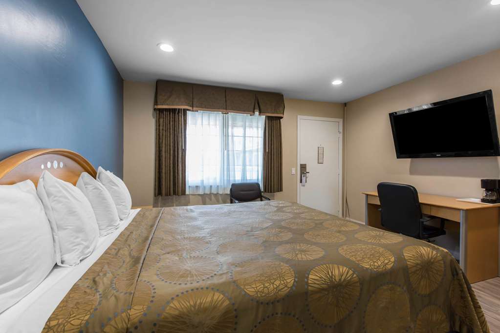 Rodeway Inn Escondido Downtown - photo 24