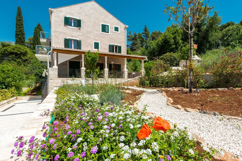 Villa Nespola — 4-Star Luxury Hotel in Cavtat, Croatia