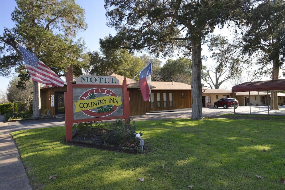 Shiner Country Inn - photo 28