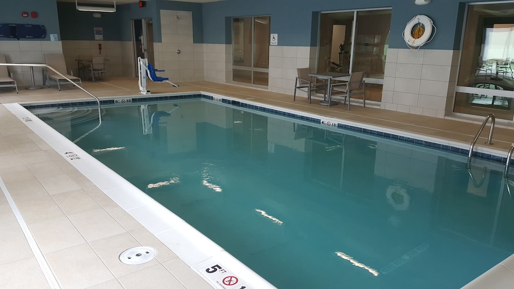 Holiday Inn Express & Suites Toledo West by IHG - photo 19