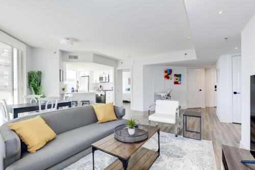 Jetsetter's 2BR Hub Between DC & Airport — 4-Star Luxury Hotel in Arlington, United States