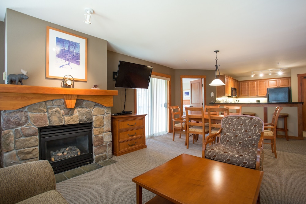 1201 Two Bedroom Standard Eagle Springs West 2 Condo By Redawning 21191125 — Mount Carmel