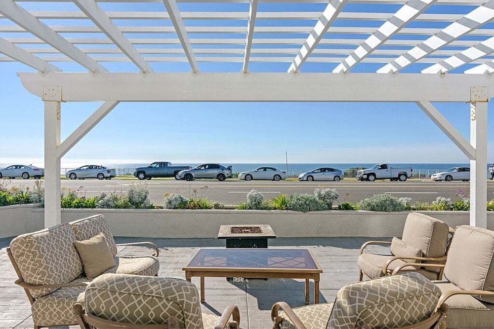 Ocean View From Private Patio Steps To Beach Parking — 4-Star Luxury Hotel in Carlsbad, United States