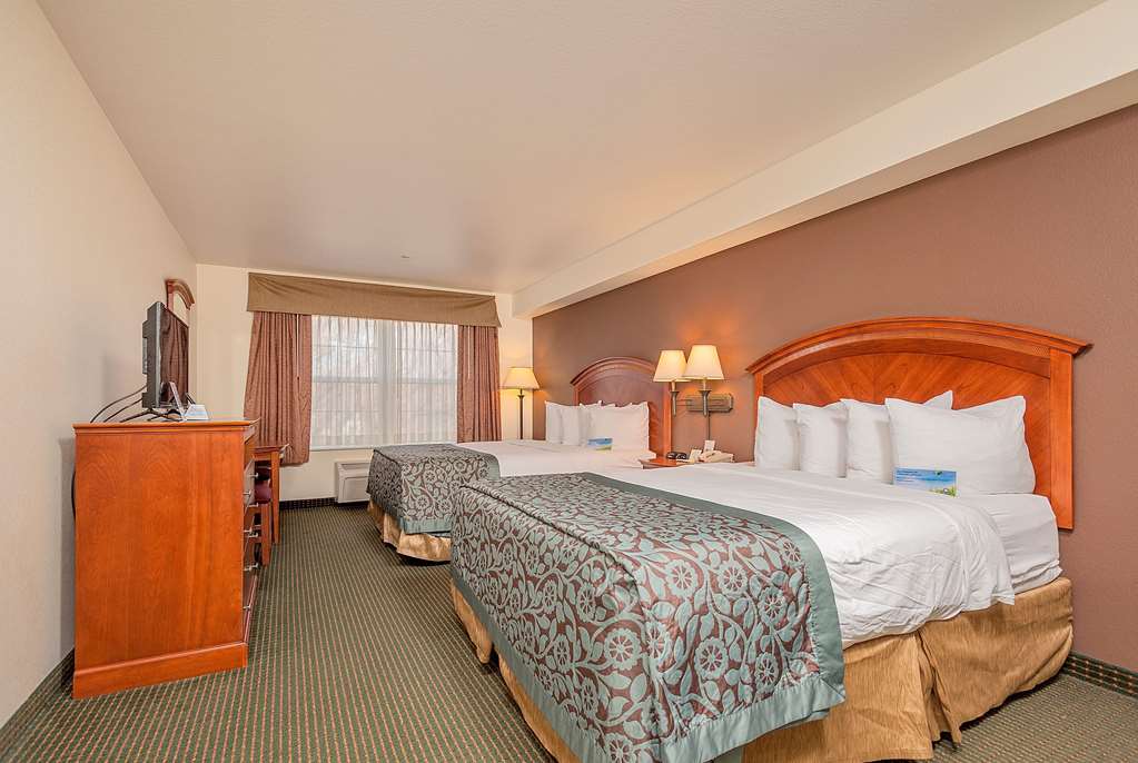 Days Inn by Wyndham Manitou Springs - photo 19