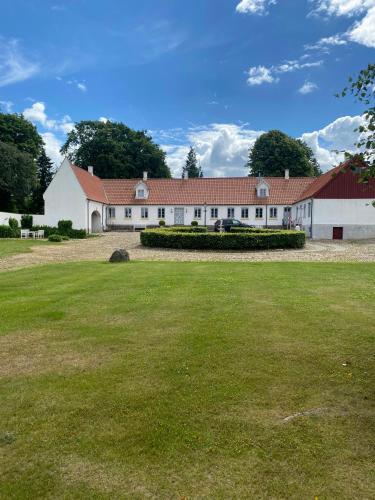 Historic Farm With Church View Near Randers pet-friendly hotel Langa