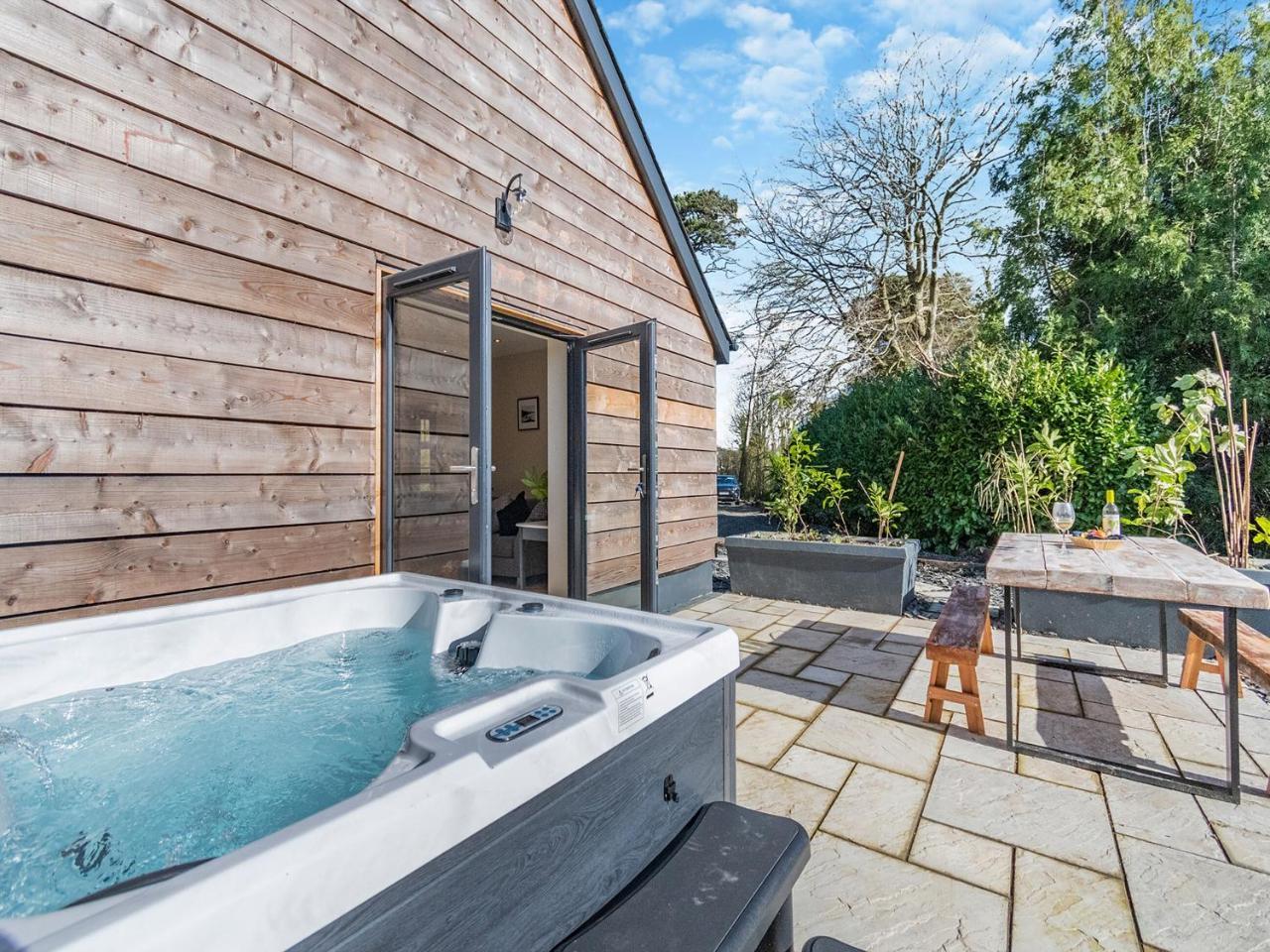 Bwythyn Cudd - carbon neutral hotel in Goodwick