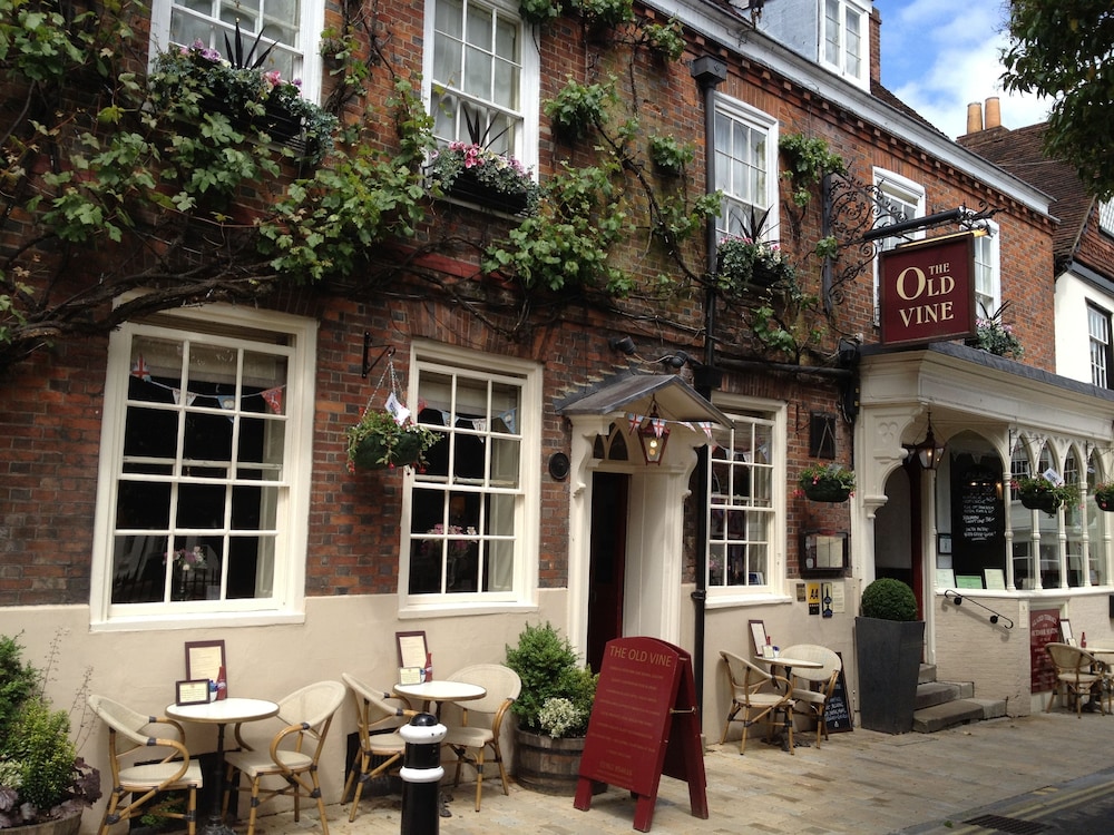 The Old Vine — 4-Star Luxury Hotel in Winchester, United Kingdom