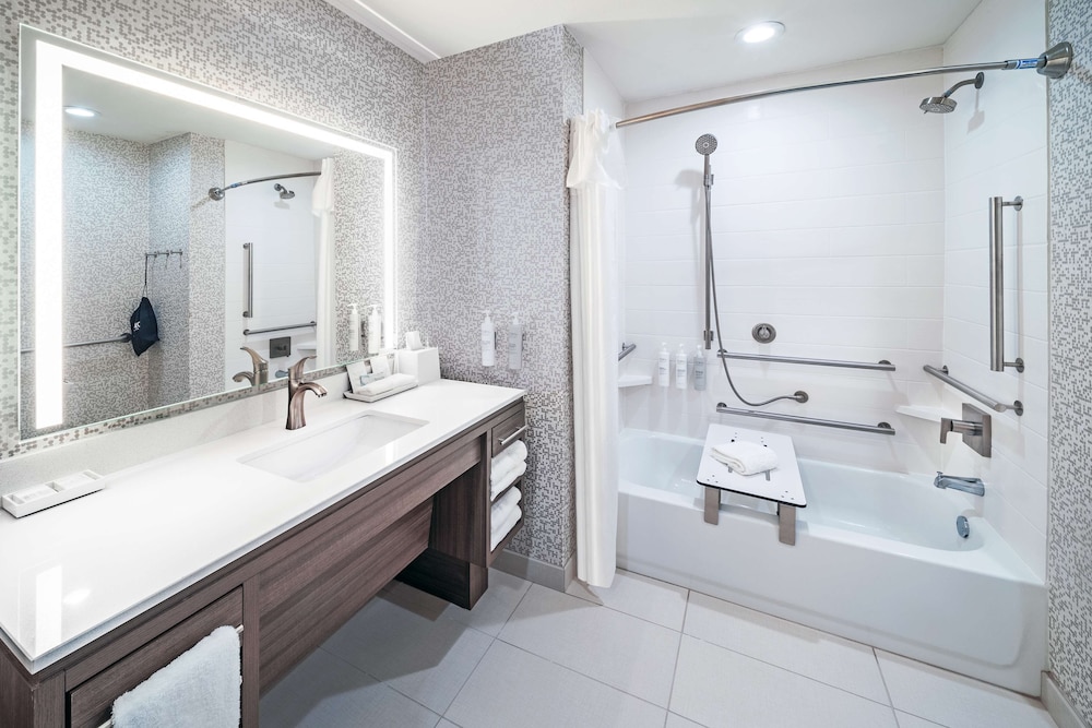 Home2 Suites by Hilton Weatherford - photo 33