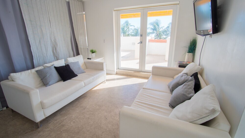 Beachfront Suites by YouRent Vacations - photo 4