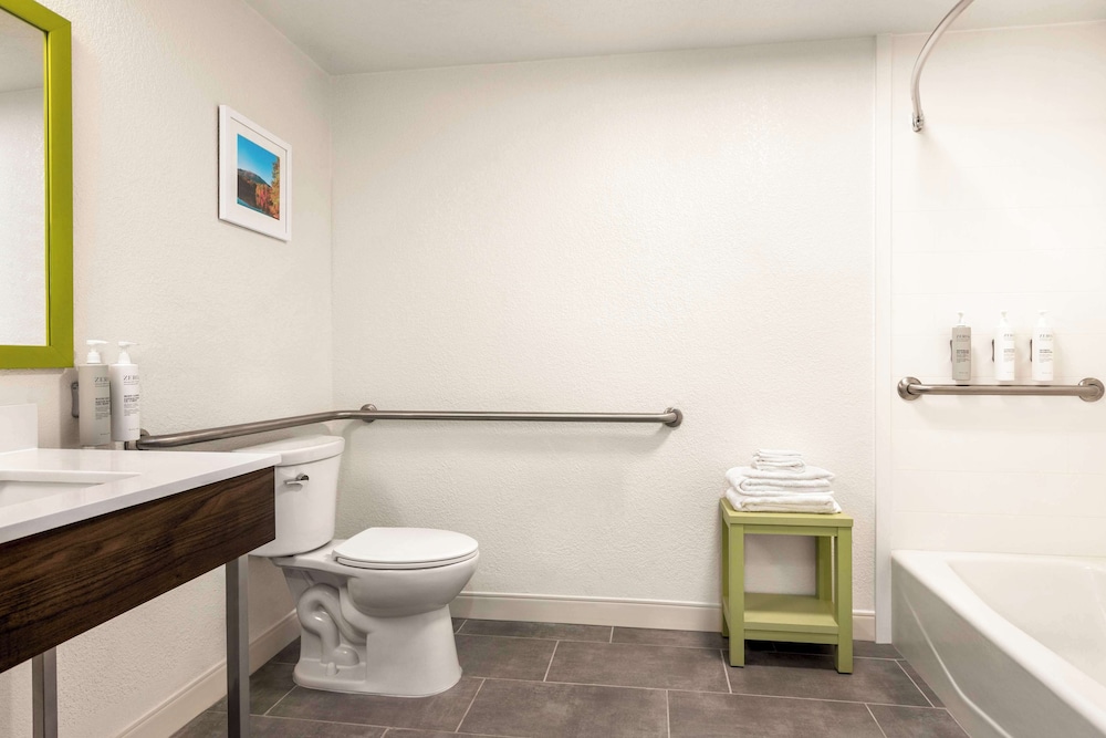 Hampton Inn Atlanta Stone Mountain - photo 23