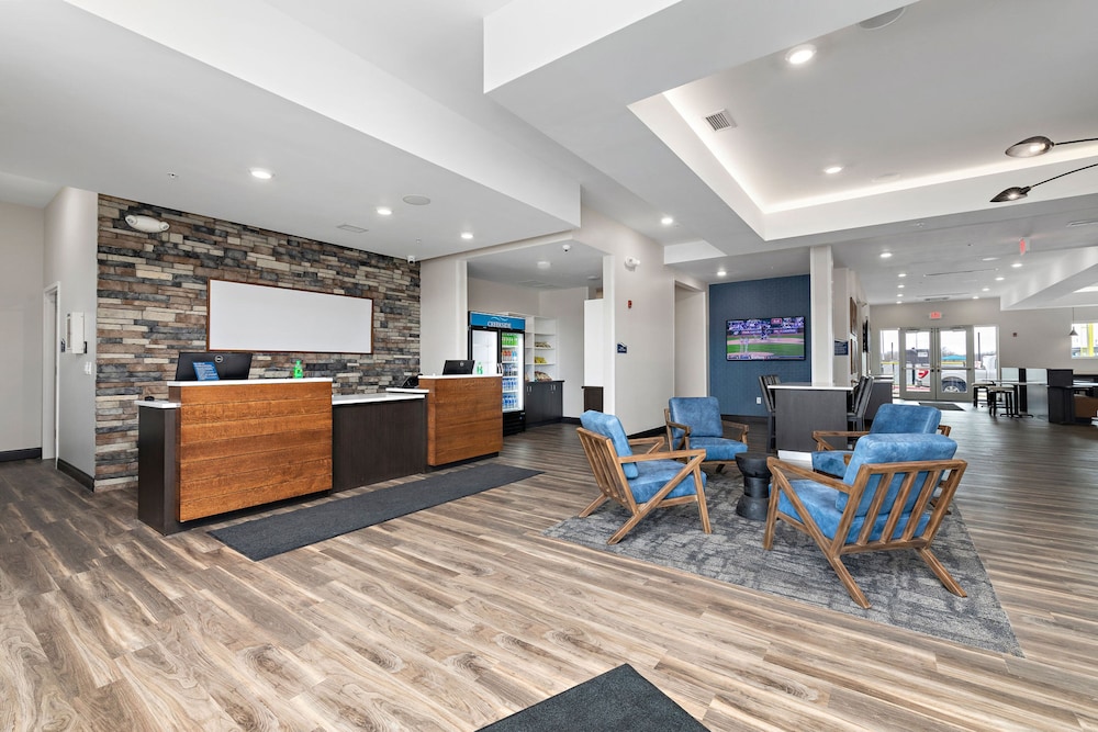 Holiday Inn Exp Parkville - photo 101