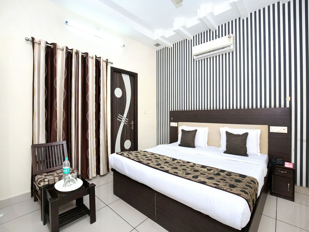 OYO 11844 Hotel Golden Halo in Bathinda, India