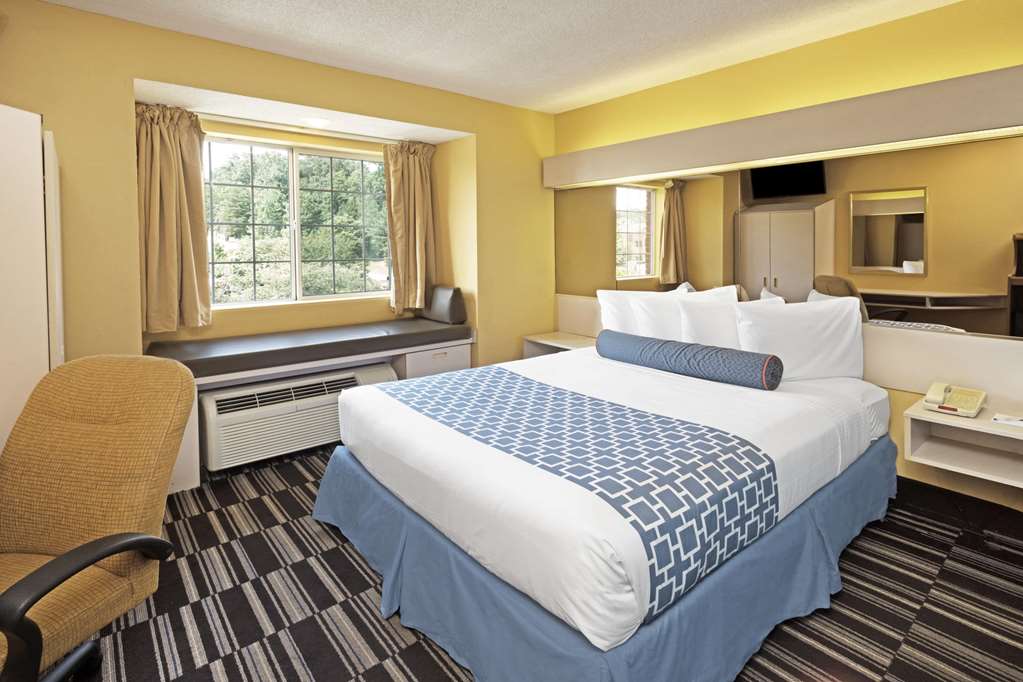 Microtel Inn & Suites by Wyndham Stockbridge Atlanta I 75 - photo 28