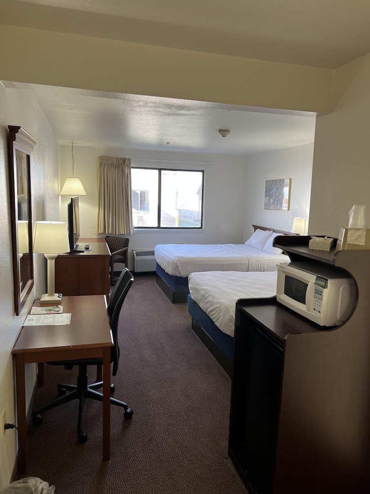 Days Inn by Wyndham Lake Point - photo 12