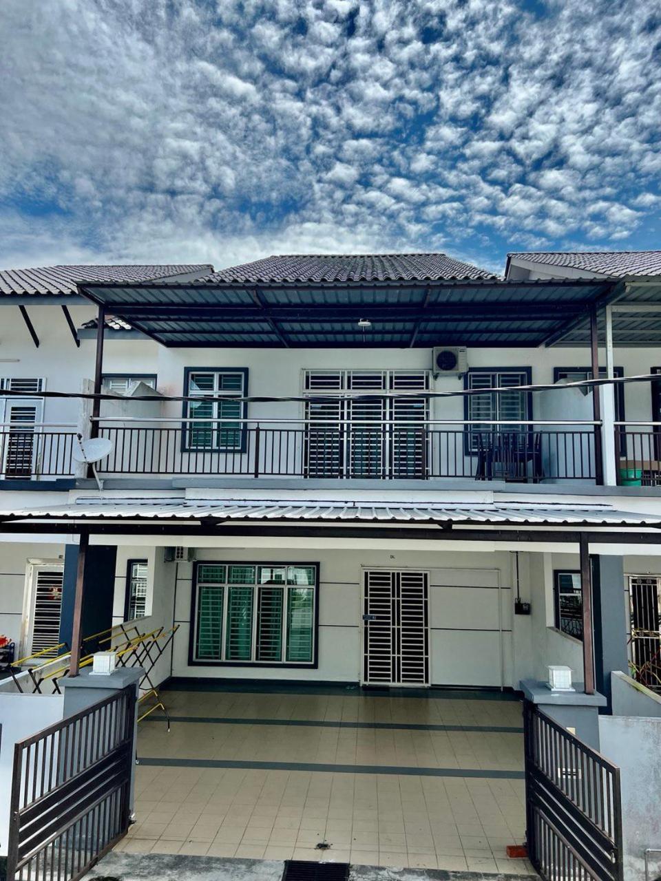 SingBeach holiday house — Mersing — photo 2