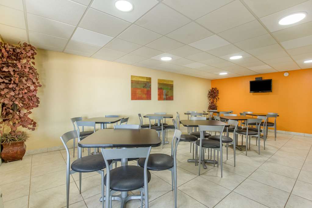 Econo Lodge Fort Knox - photo 25
