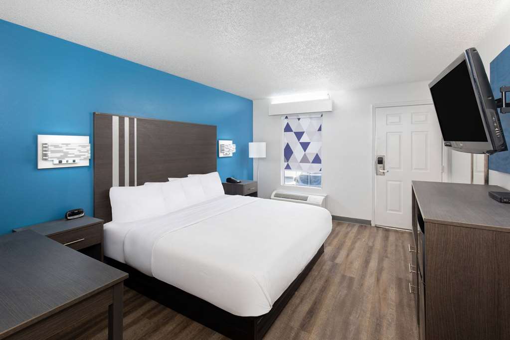 Baymont by Wyndham Selma - photo 18