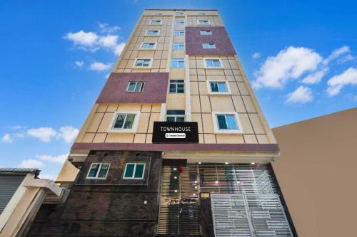 Super Townhouse Kokapet Near GAR — 4-Star Luxury Hotel in Hyderabad, India