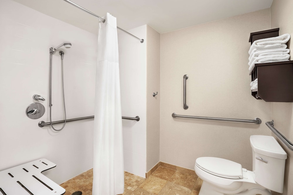 Hampton Inn Portland Downtown Waterfront - photo 36