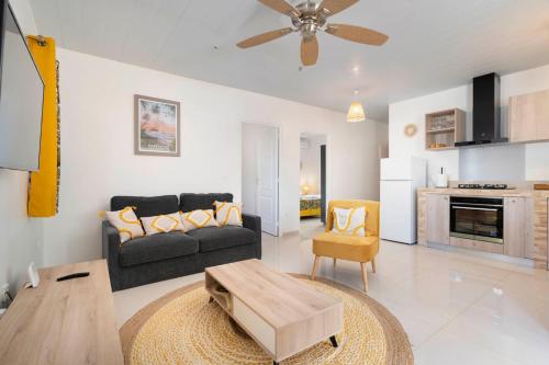 Fare Mehiata 2 free canoe