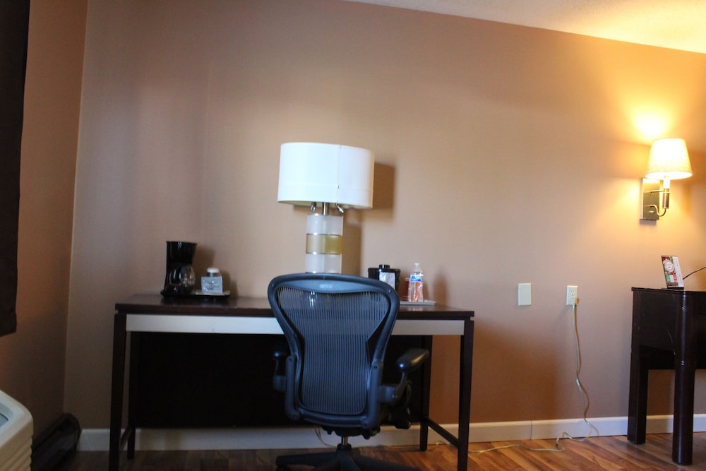 Bellevue Hotel & Suites - photo 18