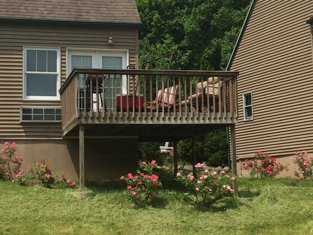 Spruce Hill Inn and Cottages - photo 19