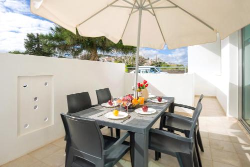 Calypso Coralli Beachfront Apartment