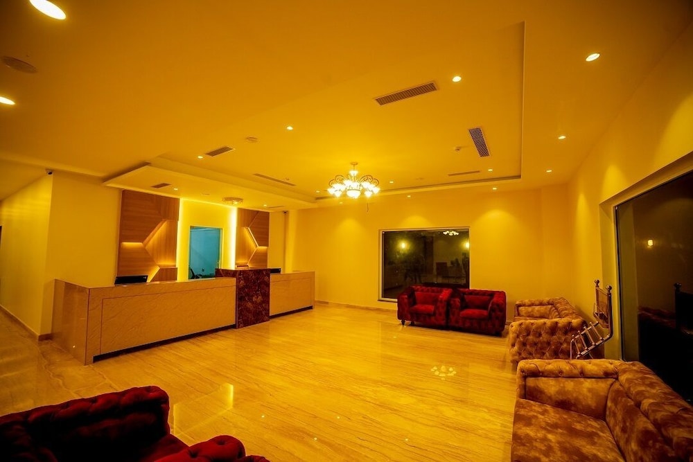 Emerald Clarks Inn Suites — Mysore — photo 3