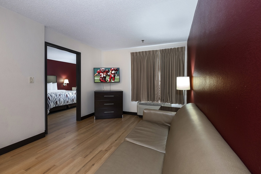 Red Roof Inn & Suites Dover Downtown - photo 19