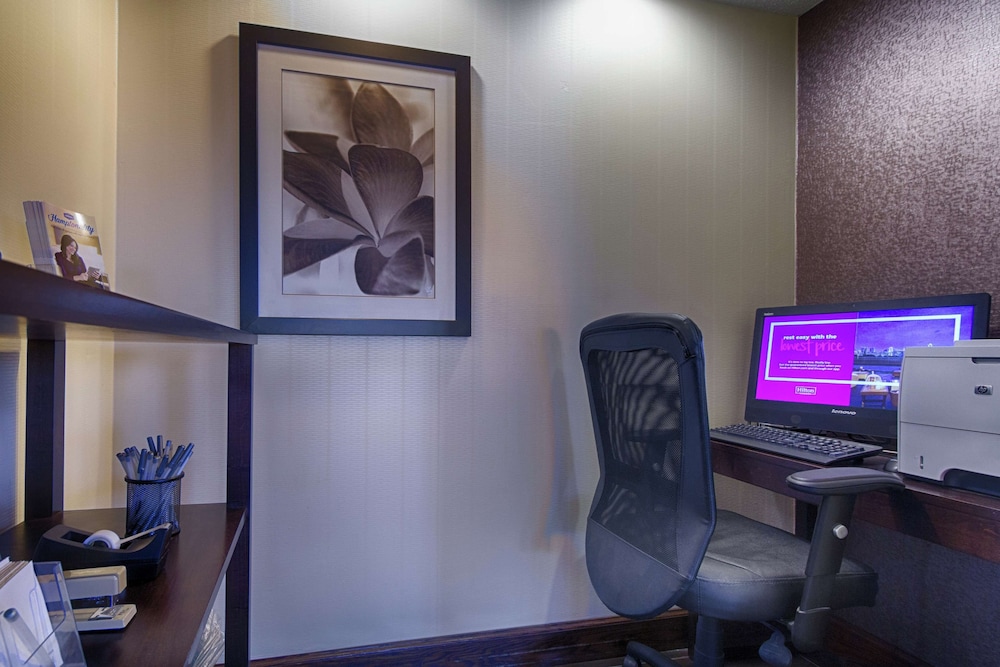 Hampton Inn Salina - photo 34