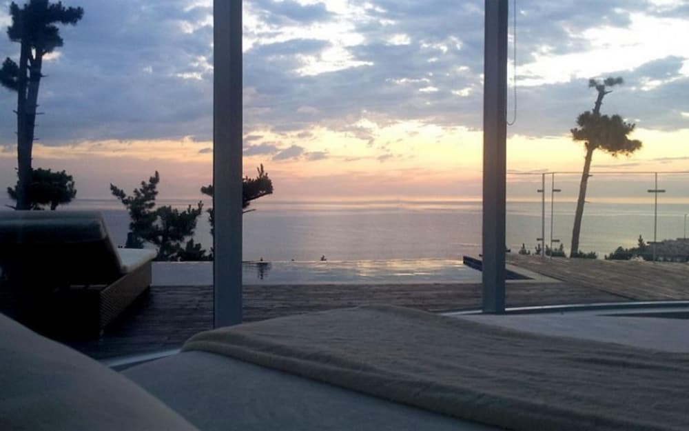 Nature Pool Villa — 4-Star Luxury Hotel in Pohang, South Korea