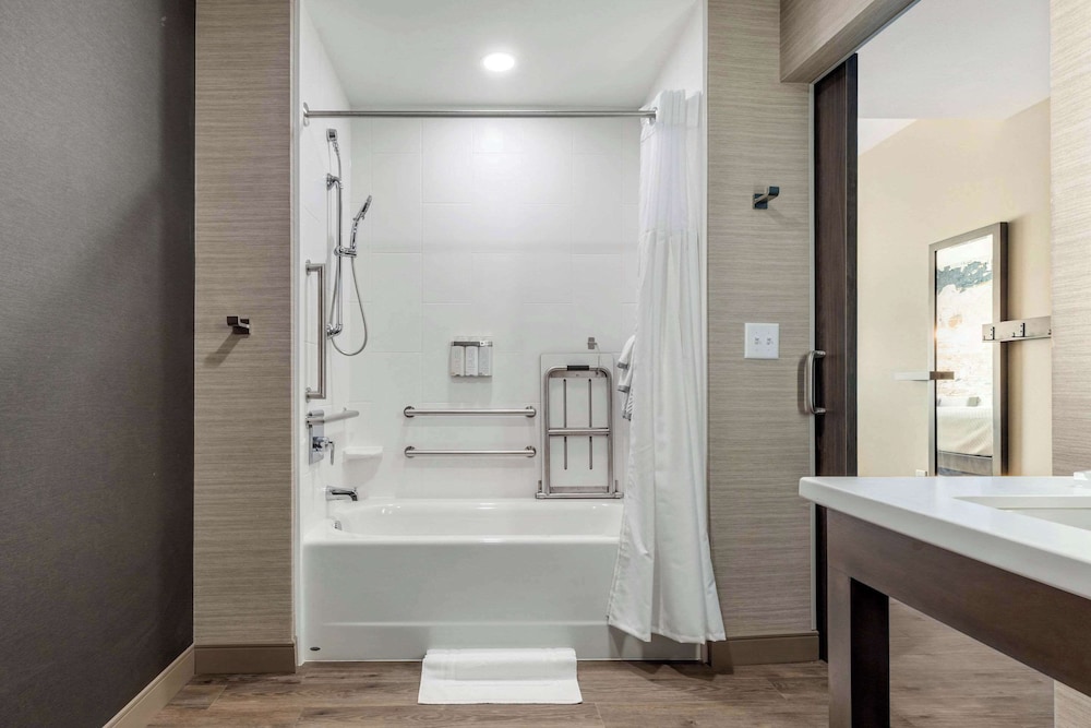 Cambria Hotel Fort Mill - photo 33