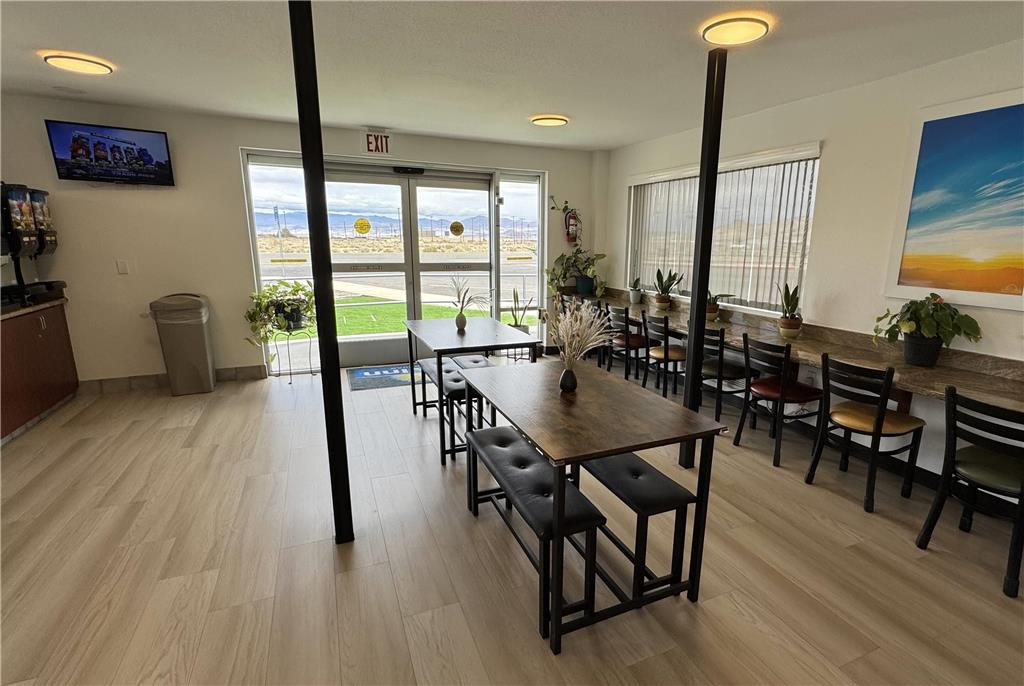 Days Inn by Wyndham Ridgecrest near China Lake Naval Station - photo 14