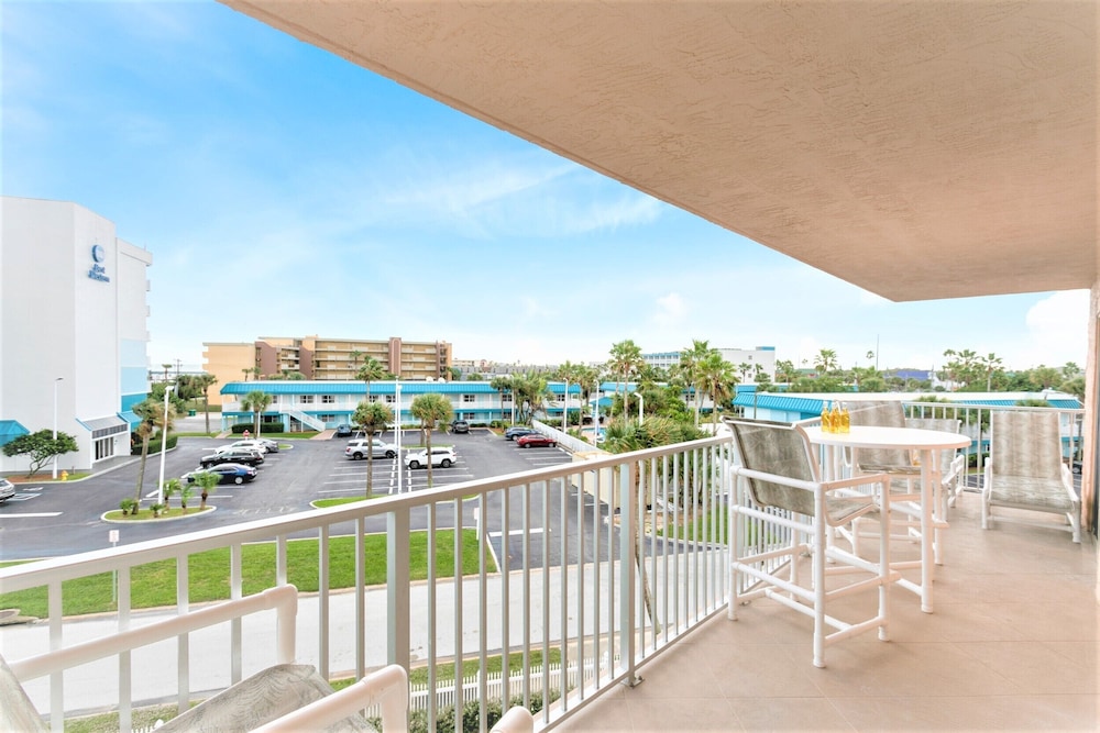 Cocoa Beach Towers by Happy Palm Stays - photo 63