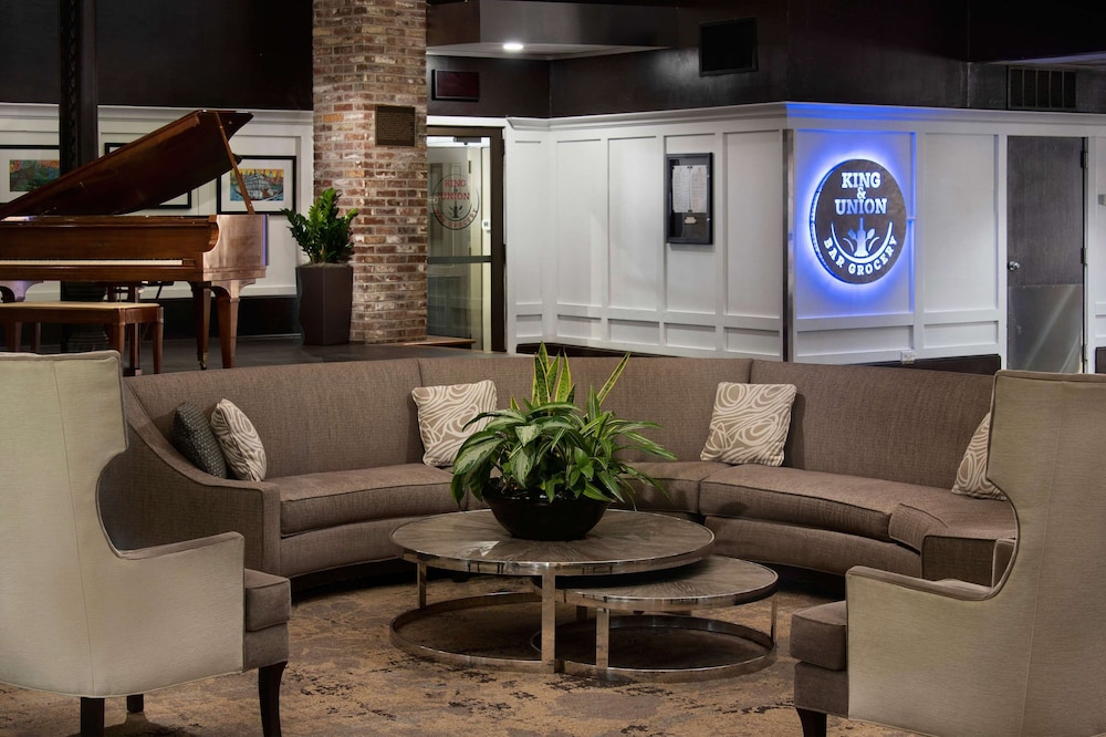 DoubleTree by Hilton Memphis Downtown - photo 2