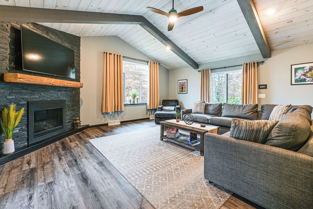 3 Mi to Sand Valley: Golf Retreat By the Beach — hotel in Nekoosa