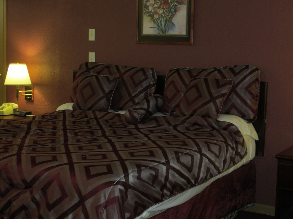 First Western Inn - photo 13
