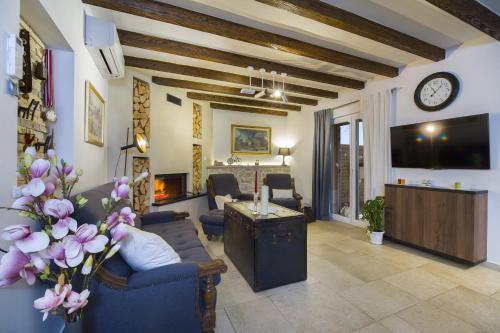 Villa Vision with Heated Pool & Jacuzzi in Sestanovac — 4-Star Luxury Hotel in Sestanovac, Croatia