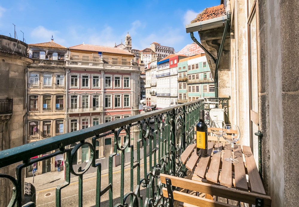 Merc Porto Ribeiras Place — 4-Star Luxury Hotel in Porto, Portugal
