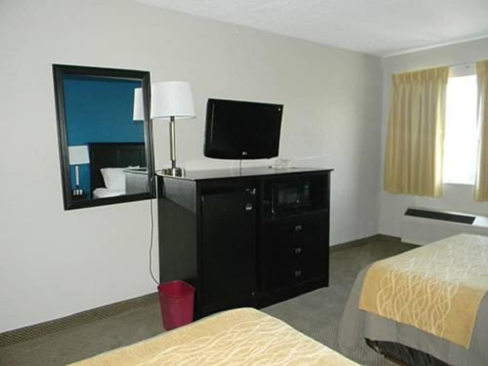 Boarders Inn & Suites by Cobblestone Hotels Munising - photo 6