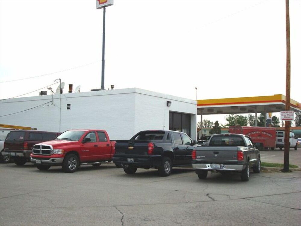 Gray Plaza Motel - photo 18