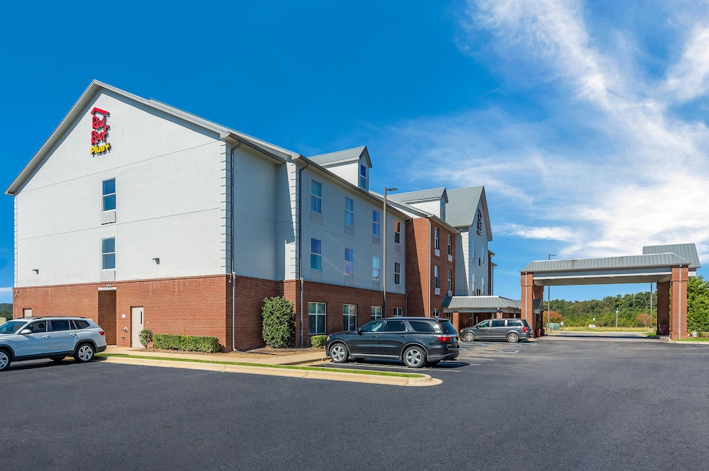 Red Roof Inn PLUS & Suites Birmingham Bessemer - photo 33