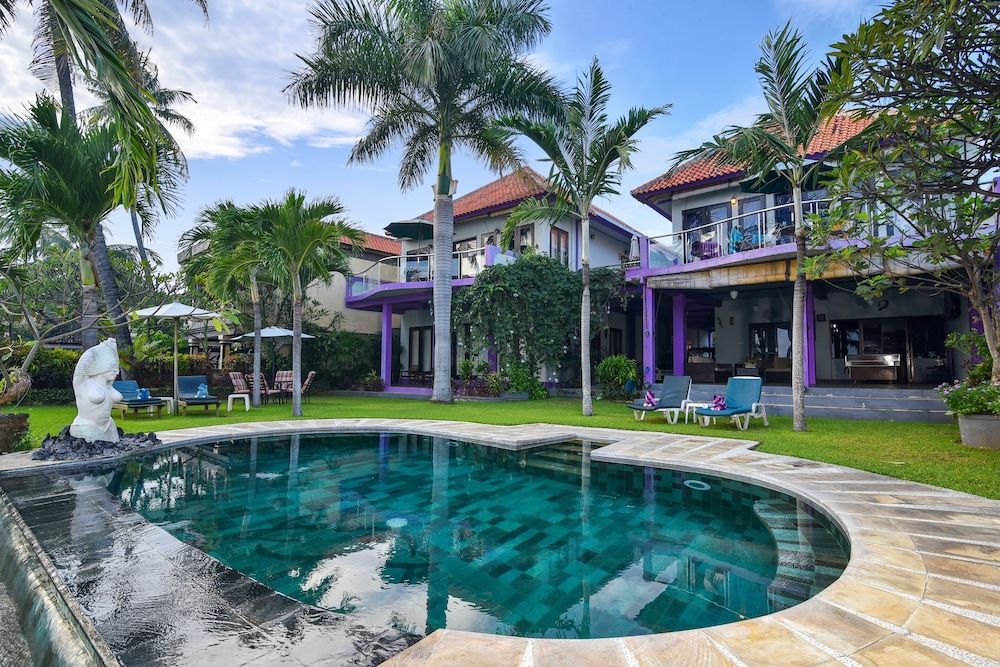 Dolphin Beach Bali in Banjar, Indonesia