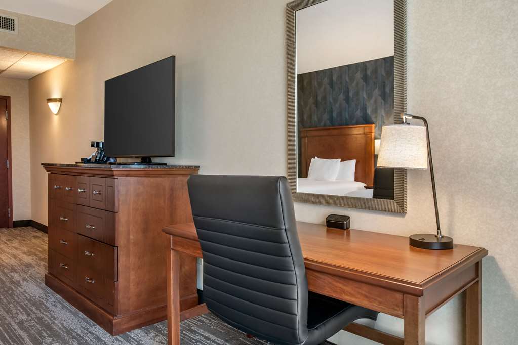 Drury Plaza Hotel Valdosta - photo 31