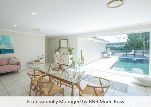 Regand Retreat Pool Luxurious Family Home — 4-Star Luxury Hotel in Dubbo, Australia