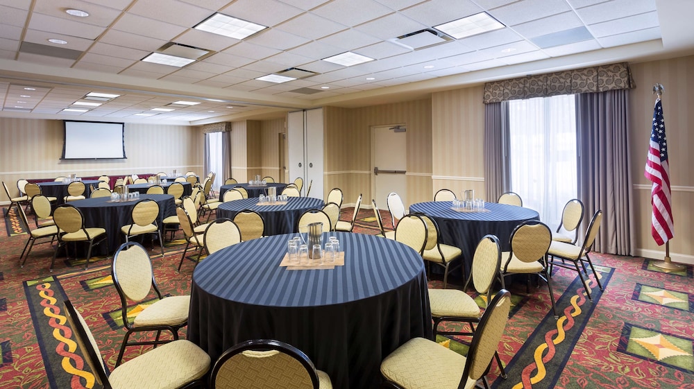 Hilton Garden Inn Saratoga Springs - photo 62
