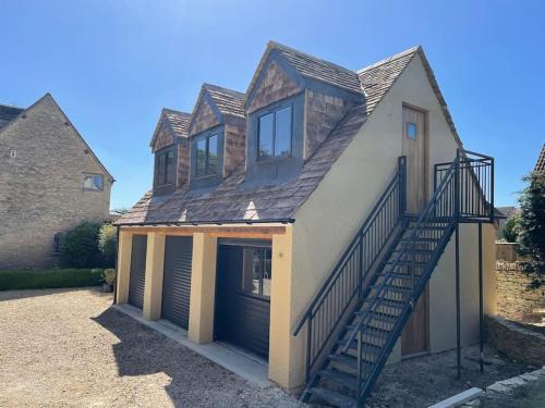 Cotswold self catering apartment — 4-Star Luxury Hotel in Cirencester, United Kingdom